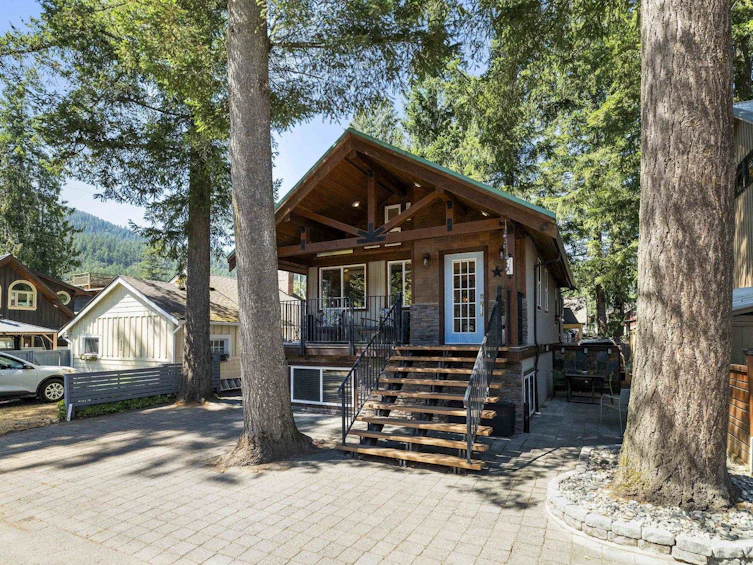 311 Spruce Street, Cultus Lake, BC, V2R 4Y7 - 2