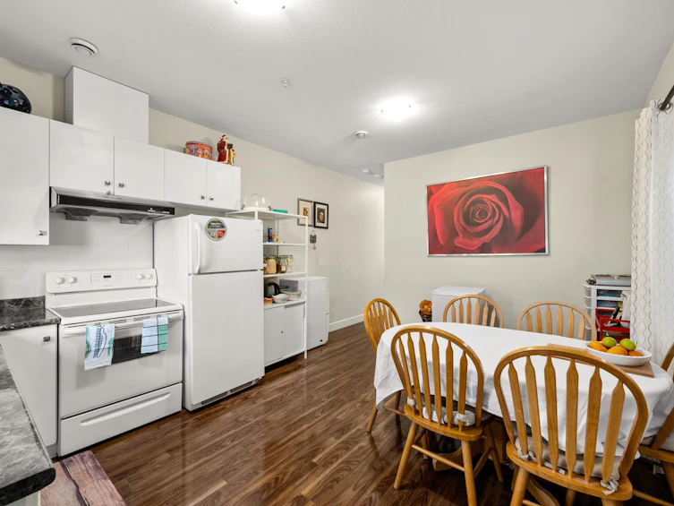 2643 E 8th Avenue, Vancouver, BC, V5M 1W4 - 17