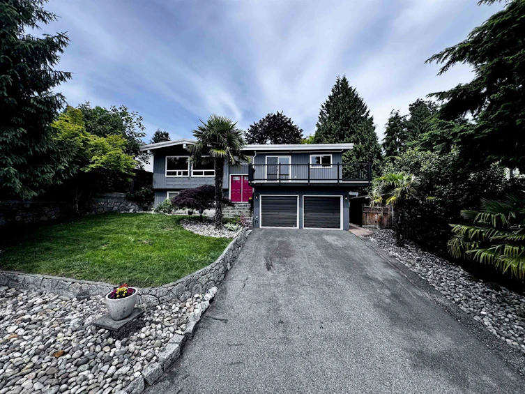 4164 Fairway Place, North Vancouver, BC, V7G 1Y9 - 2