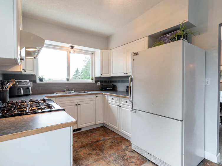 4164 Fairway Place, North Vancouver, BC, V7G 1Y9 - 7