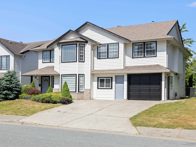 8475 Cade Barr Street, Mission, BC, V2V 7K4 - 2
