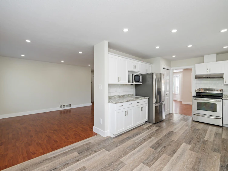 8475 Cade Barr Street, Mission, BC, V2V 7K4 - 8