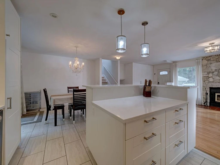 329 Burns Road, Gibsons, BC, V0N 1V8 - 9