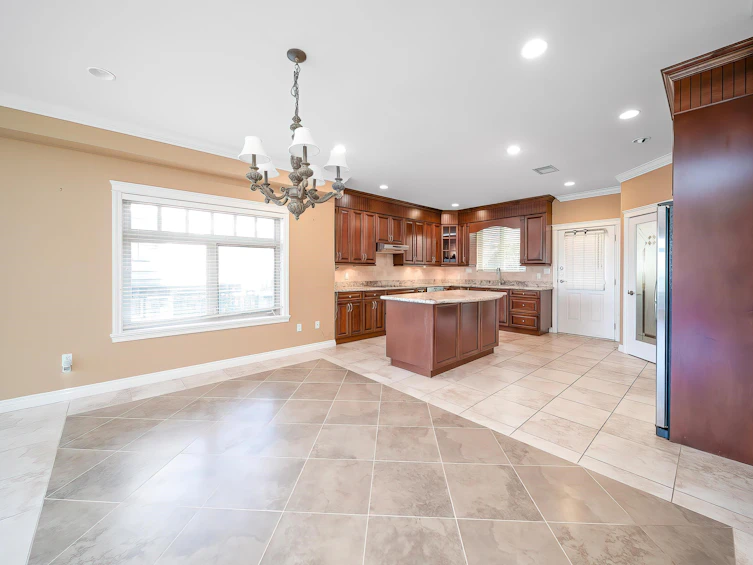 7371 Union Street, Burnaby, BC, V5A 1J1 - 11