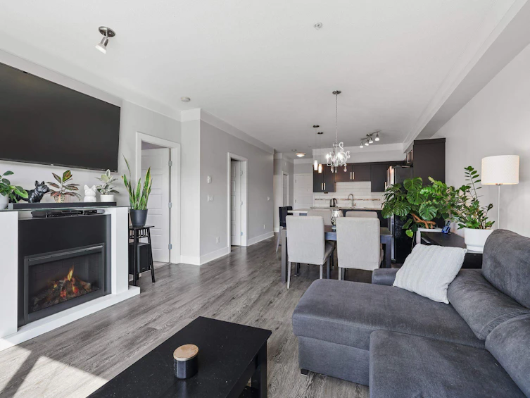 207-20630 Douglas Crescent, Langley, BC, V3A 4B8 - 5