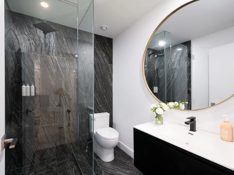 2734 Yale Street, Vancouver, BC, V5K 1C3 - 11