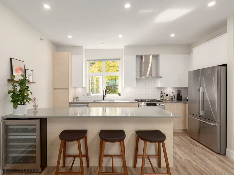 2272 St. George Street, Vancouver BC V5T 3R2