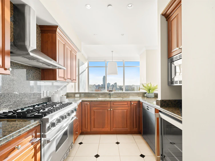 2002-1515 Homer Mews, Vancouver, BC, V6Z 3E8 - 4