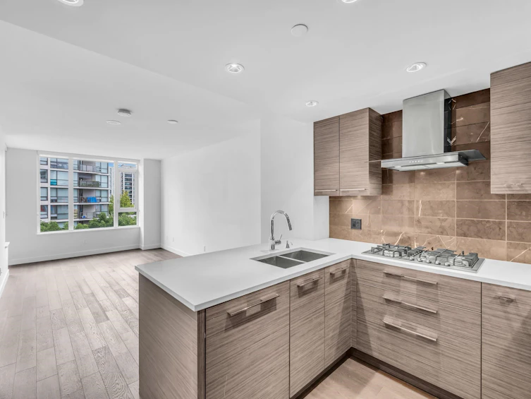 601-7488 Lansdowne Road, Richmond, BC, V7C 0B9 - 2