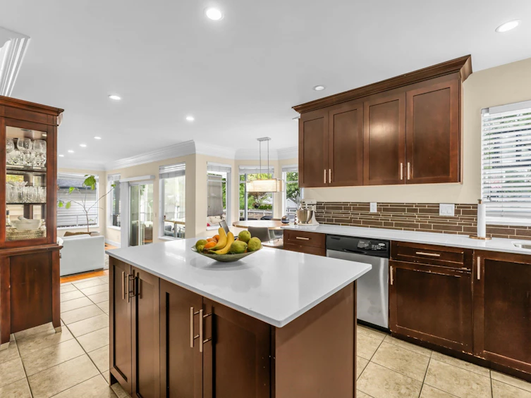 15295 111a Avenue, Surrey, BC, V3R 0G4 - 8