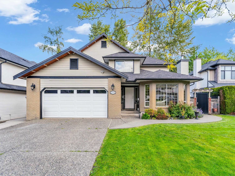 15295 111a Avenue, Surrey, BC, V3R 0G4