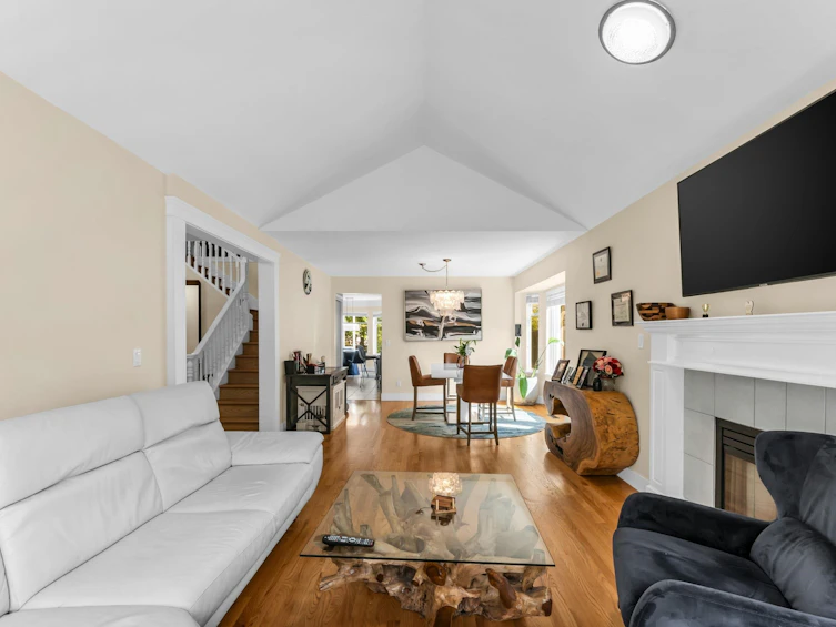 15295 111a Avenue, Surrey, BC, V3R 0G4 - 4
