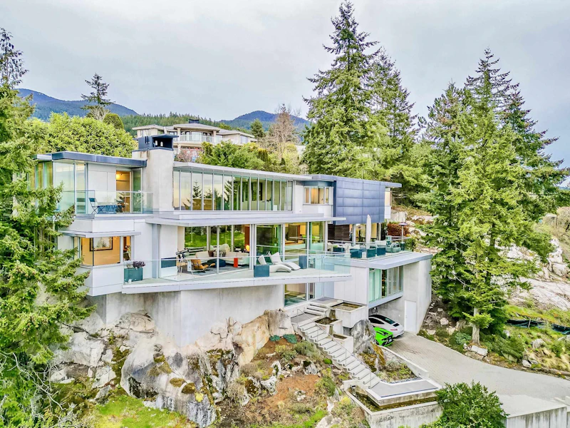 4249A Rockbank Place, West Vancouver BC V7W 1A8