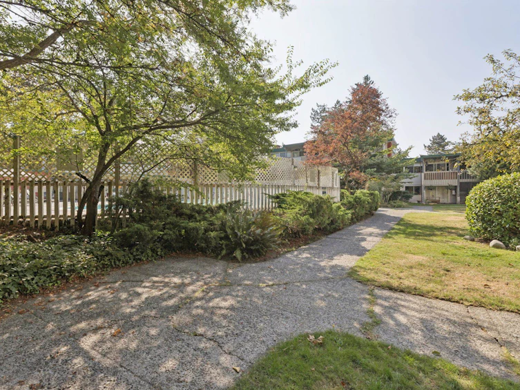 829 Westview Crescent, North Vancouver, BC, V7N 2L5 - 12