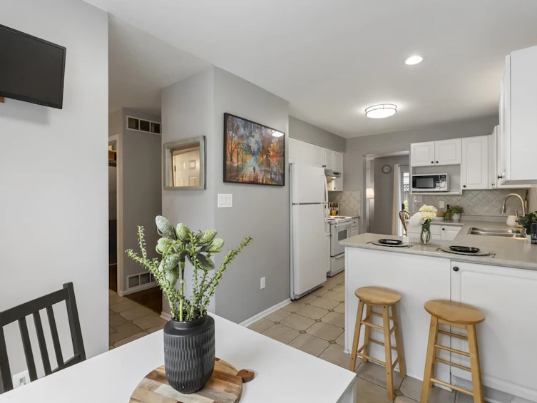 106-8655 King George Boulevard, Surrey, BC, V3W 5C4 - 8