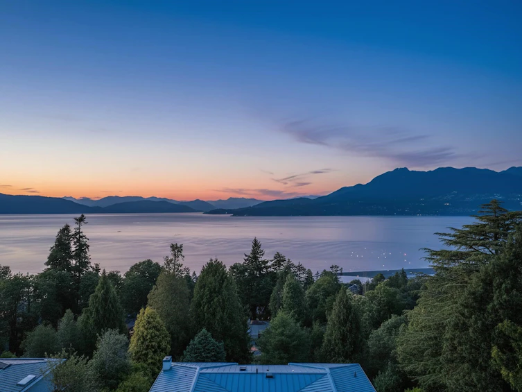 5747 Newton Wynd, Vancouver, BC, V6T 1H6 - 2