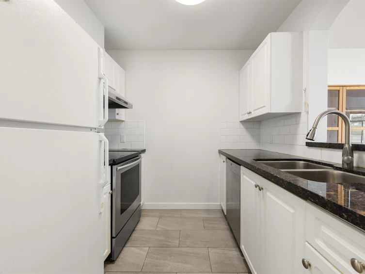 310-3638 Rae Avenue, Vancouver, BC, V5R 2P5 - 5