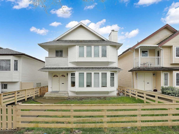 3538 Napier Street, Vancouver, BC, V5K 2X7