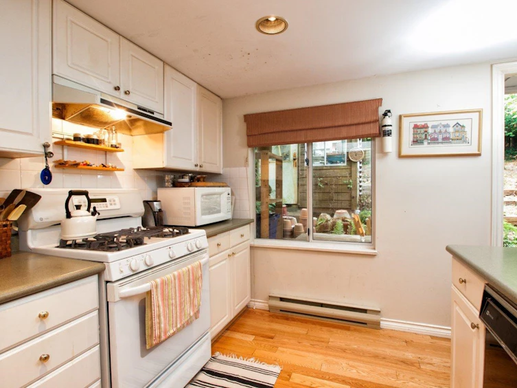 6467 Raleigh Street, West Vancouver, BC, V7W 2C9 - 4