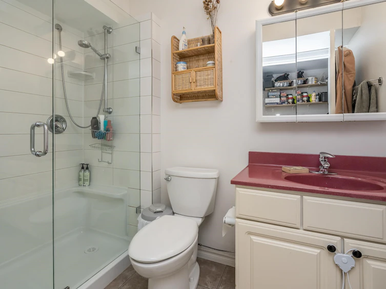 2245 Foothills Court, Abbotsford, BC, V3G 1E1 - 24