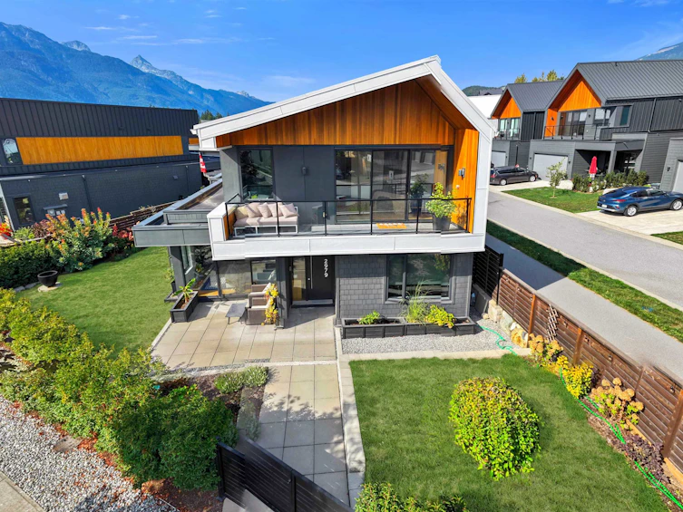 2979 Huckleberry Drive, Squamish, BC, V8B 1B2 - 3