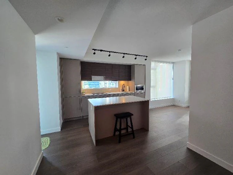 804-13745 George Junction, Surrey, BC, V3T 0V8 - 2