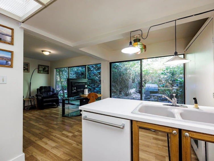 873 Hendecourt Road, North Vancouver, BC, V7K 2X5 - 11