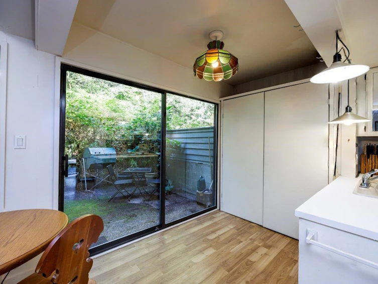 873 Hendecourt Road, North Vancouver, BC, V7K 2X5 - 9
