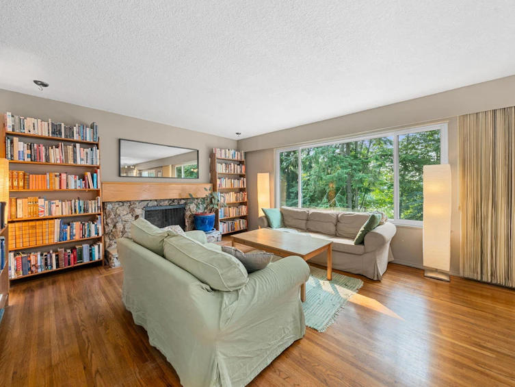 1967 Hyannis Drive, North Vancouver, BC, V7H 2E5 - 2