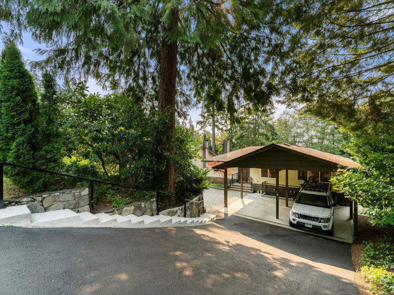 1967 Hyannis Drive, North Vancouver BC V7H 2E5