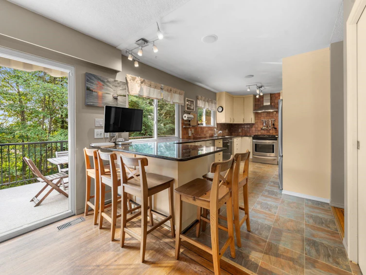 1967 Hyannis Drive, North Vancouver, BC, V7H 2E5 - 10
