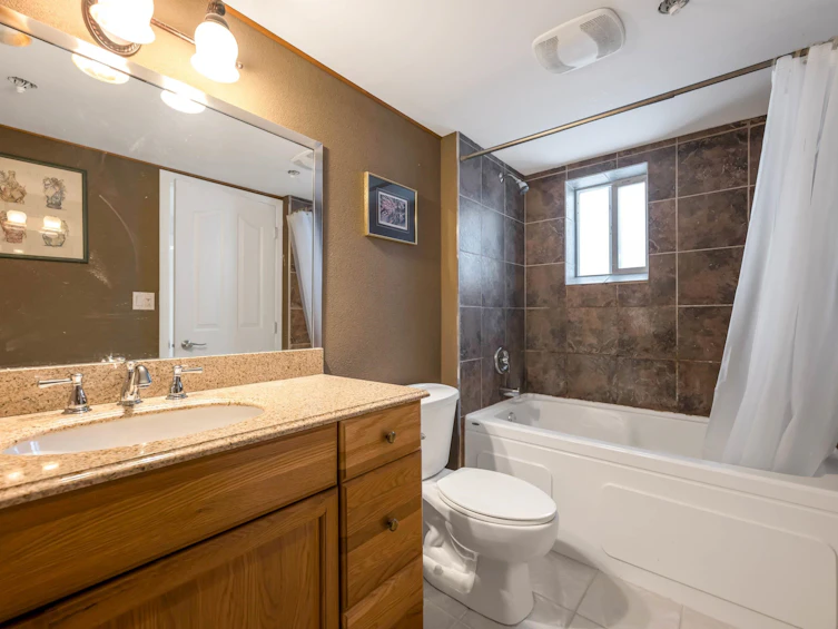 11056 135a Street, Surrey, BC, V3R 3A4 - 32