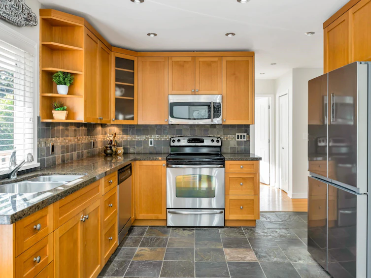 11056 135a Street, Surrey, BC, V3R 3A4 - 17