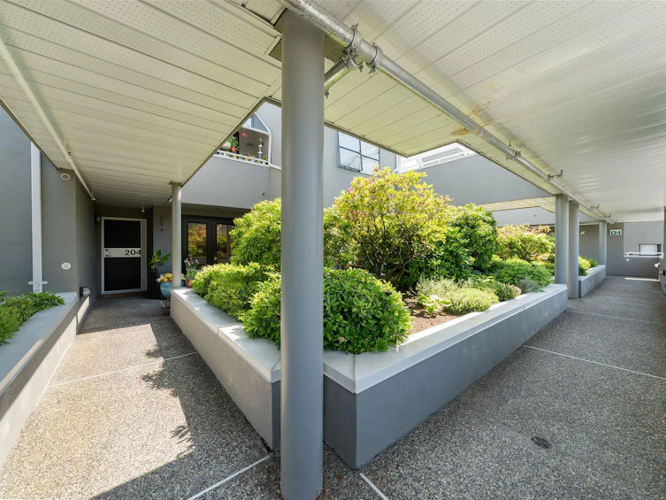 204-3151 Woodbine Drive, North Vancouver, BC, V7R 2S4 - 31
