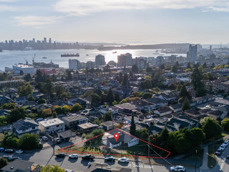 645 St. Davids Avenue, North Vancouver, BC, V7L 3P5 - 3