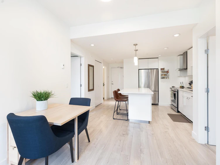 213-719 W 3rd Street, North Vancouver, BC, V7M 0E7 - 4