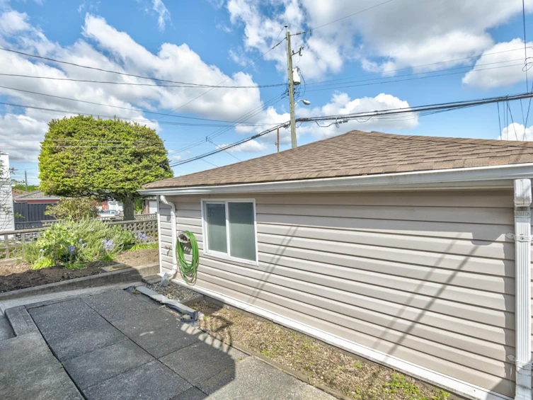 3609 E 29th Avenue, Vancouver, BC, V5R 1X3 - 35