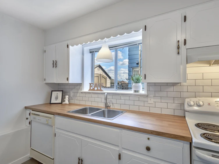 3609 E 29th Avenue, Vancouver, BC, V5R 1X3 - 27