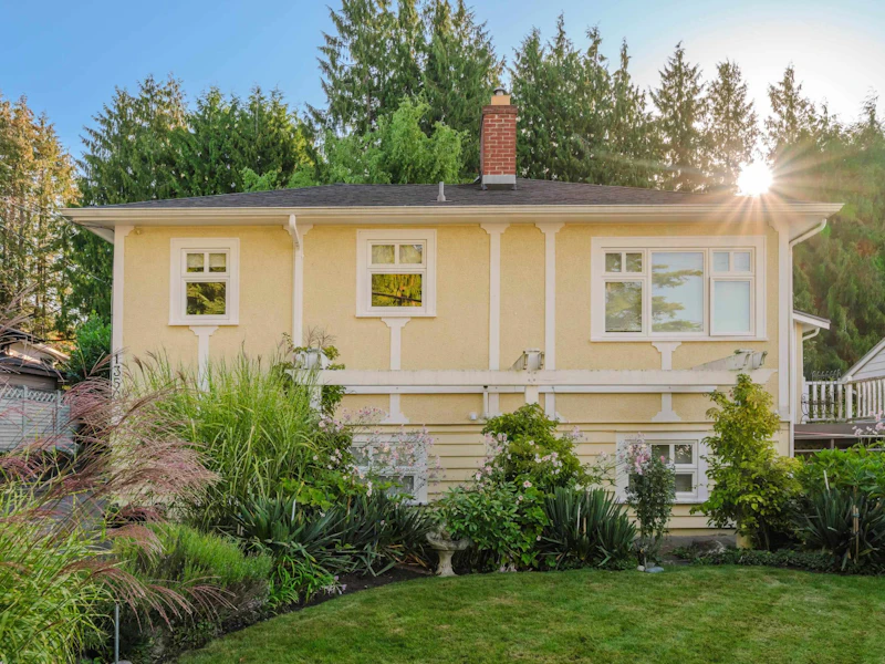 1350 Everall Street, Surrey BC V4B 3S6