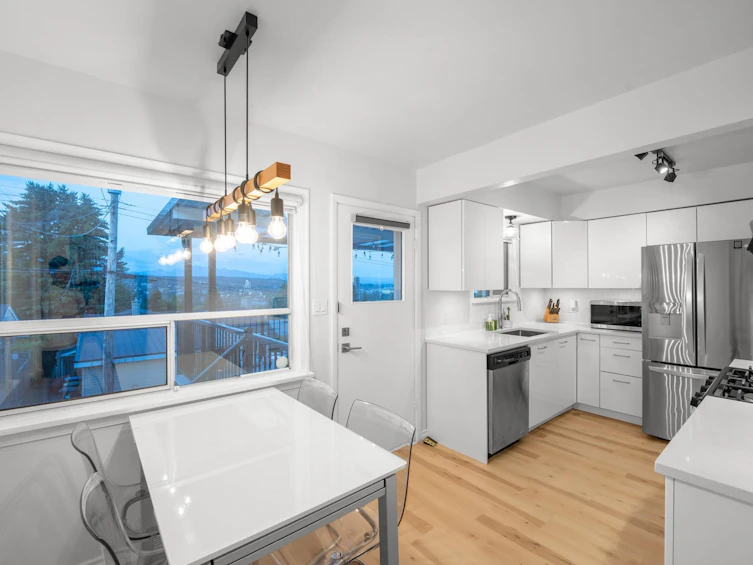 827 Burnaby Street, New Westminster, BC, V3L 4V8 - 7