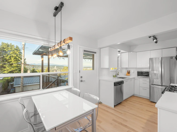 827 Burnaby Street, New Westminster, BC, V3L 4V8 - 9
