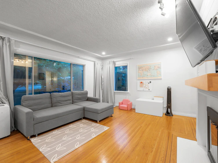 827 Burnaby Street, New Westminster, BC, V3L 4V8 - 8