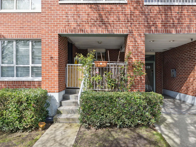 101-189 Ontario Place, Vancouver, BC, V5W 4C6