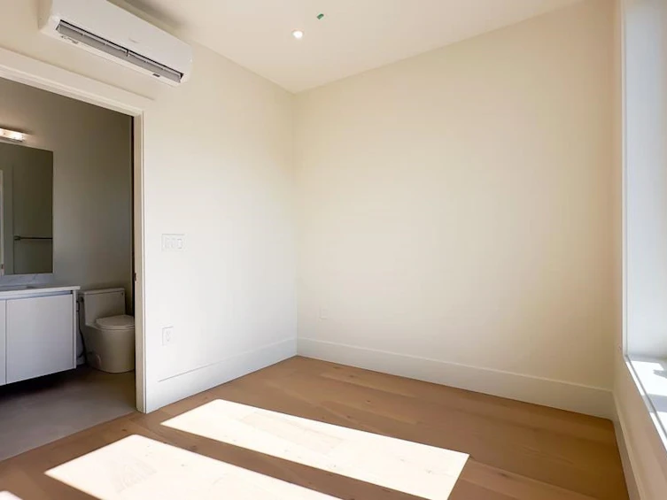 2919 Charles Street, Vancouver, BC, V5K 3B1 - 16