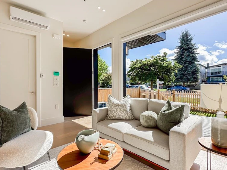 2919 Charles Street, Vancouver, BC, V5K 3B1 - 4