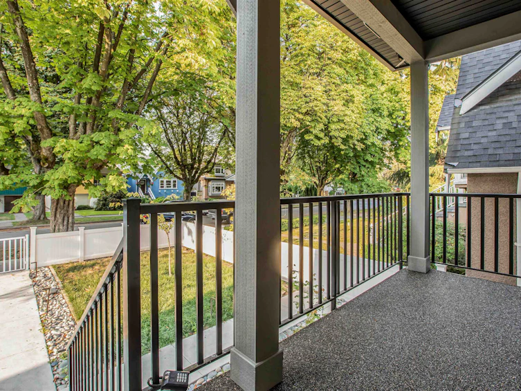 3338 W 14th Avenue, Vancouver, BC, V6R 2V8 - 3