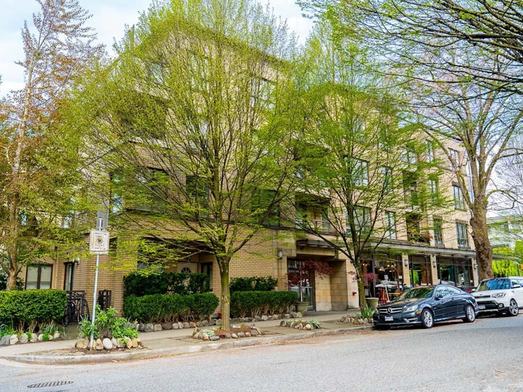 301-2015 Trafalgar Street, Vancouver, BC, V6K 1P7 - 2