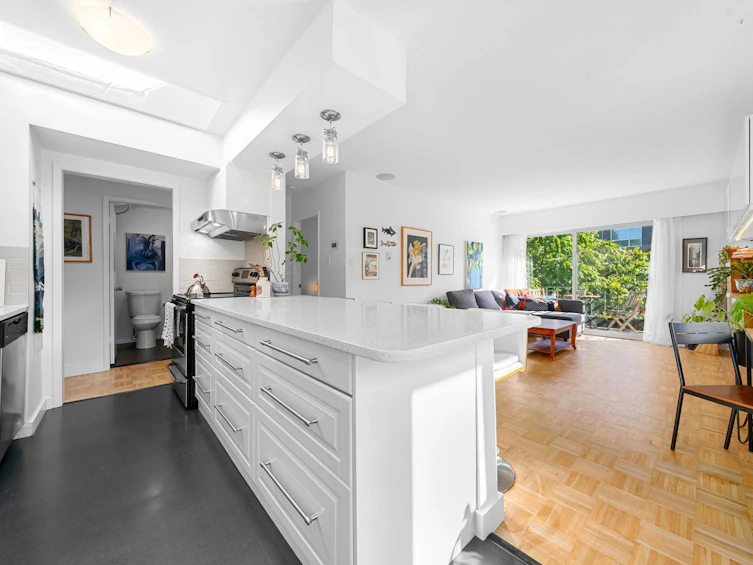 301-3680 Oak Street, Vancouver, BC, V6H 2M2 - 13