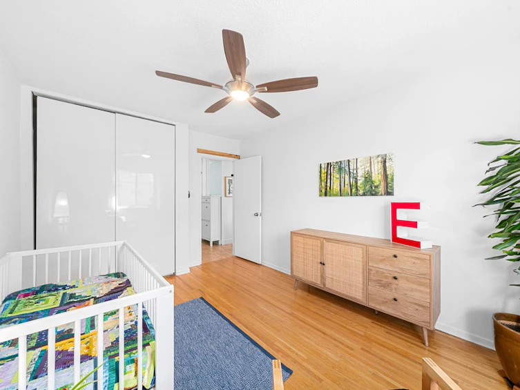 301-3680 Oak Street, Vancouver, BC, V6H 2M2 - 3