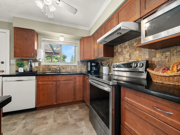 11665 94a Avenue, Delta, BC, V4C 3S4 - 26